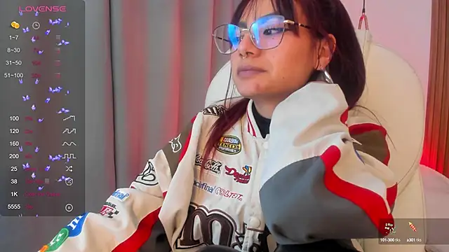 Snapshot of sophiecherry_ chatting on 09/28/25, 04:40 sophiecherry online show from 09/28/25, 04:40