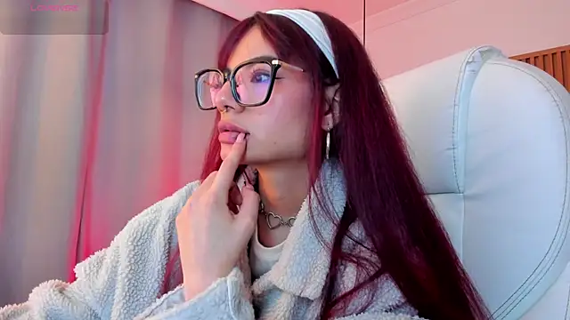 Snapshot of sophiecherry_ chatting on 11/24/25, 10:20 sophiecherry online show from 11/24/25, 10:20