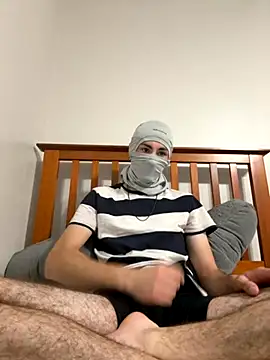 Snapshot of TheBestbrando88 chatting on 11/04/25, 12:43 TheBestbrando88 online show from 11/04/25, 12:43