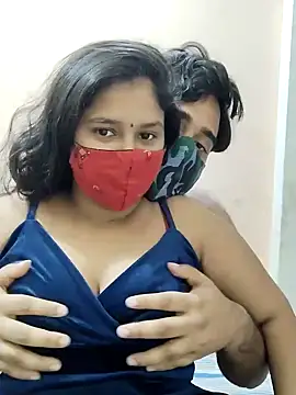 Snapshot of IND_COUPLE1 chatting on 12/17/24, 12:22 IND COUPLE1 online show from 12/17/24, 12:22