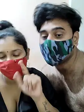 Snapshot of IND_COUPLE1 chatting on 12/17/24, 03:28 IND COUPLE1 online show from 12/17/24, 03:28