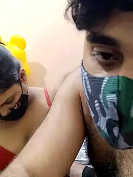 Snapshot of IND_COUPLE1 chatting on 12/29/24, 07:32 IND COUPLE1 online show from 12/29/24, 07:32