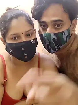 Snapshot of IND_COUPLE1 chatting on 01/02/25, 04:02 IND COUPLE1 online show from 01/02/25, 04:02