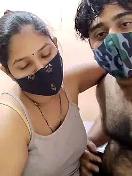 Snapshot of IND_COUPLE1 chatting on 01/10/25, 05:15 IND COUPLE1 online show from 01/10/25, 05:15