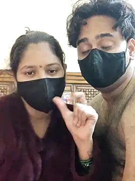 Snapshot of IND_COUPLE1 chatting on 01/14/25, 12:45 IND COUPLE1 online show from 01/14/25, 12:45