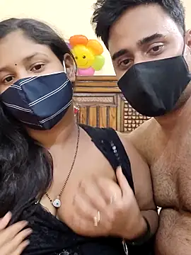 Snapshot of IND_COUPLE1 chatting on 02/09/25, 06:47 IND COUPLE1 online show from 02/09/25, 06:47