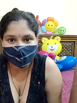 Snapshot of IND_COUPLE1 chatting on 02/23/25, 07:49 IND COUPLE1 online show from 02/23/25, 07:49