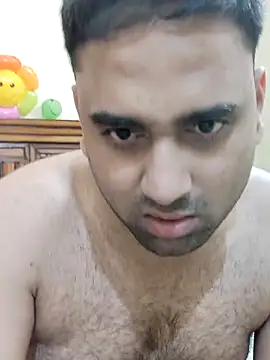 Snapshot of IND_COUPLE1 chatting on 02/28/25, 04:10 IND COUPLE1 online show from 02/28/25, 04:10