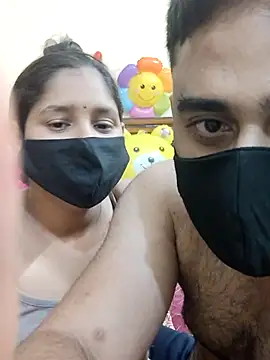 Snapshot of IND_COUPLE1 chatting on 03/01/25, 08:31 IND COUPLE1 online show from 03/01/25, 08:31