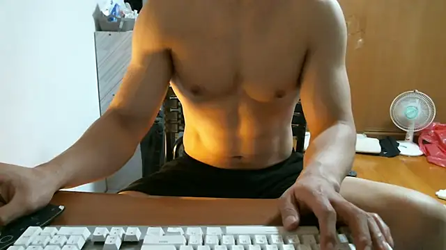 Snapshot of Stellan_0412 chatting on 05/09/26, 04:56 Stellan 0412 online show from 05/09/26, 04:56