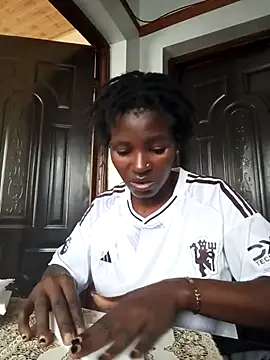 TrishaKalid online show from 10/21/25, 01:01