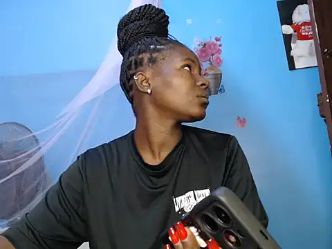 TrishaKalid online show from 02/12/26, 09:04