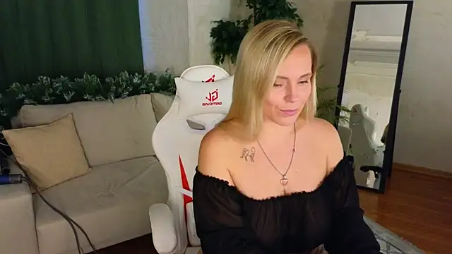 Snapshot of Charming_Daphny chatting on 12/12/24, 10:34 Charming Daphny online show from 12/12/24, 10:34