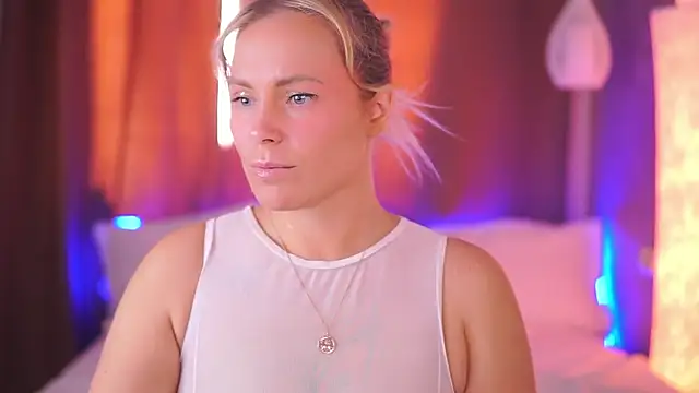 Snapshot of Charming_Daphny chatting on 09/14/25, 06:01 Charming Daphny online show from 09/14/25, 06:01