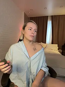 Charming Daphny online show from 11/28/25, 06:38