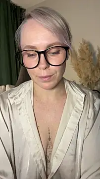 Charming Daphny online show from 05/21/26, 06:42