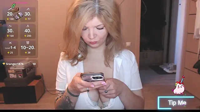 Snapshot of Brience chatting on 04/18/26, 02:04 Brience online show from 04/18/26, 02:04