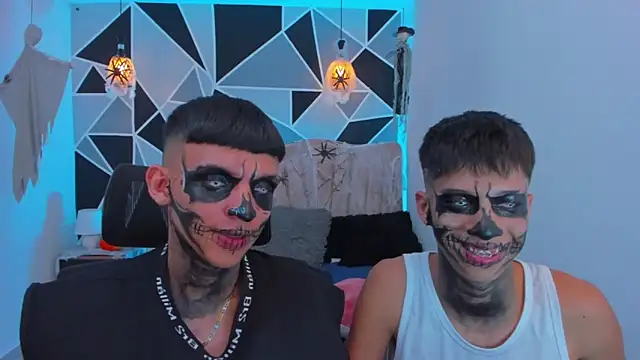 Snapshot of Juan_Nd_Steven chatting on 10/31/25, 07:15 Juan Nd Steven online show from 10/31/25, 07:15