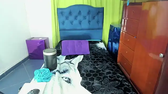 Snapshot of _Angelinaandrade_ chatting on 01/14/25, 11:05  Angelinaandrade  online show from 01/14/25, 11:05