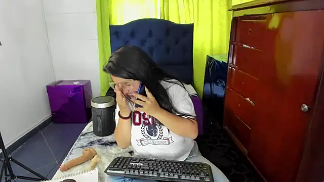 Snapshot of _Angelinaandrade_ chatting on 01/31/25, 08:12  Angelinaandrade  online show from 01/31/25, 08:12