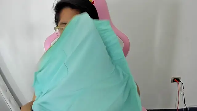 Snapshot of _Angelinaandrade_ chatting on 02/15/25, 03:50  Angelinaandrade  online show from 02/15/25, 03:50