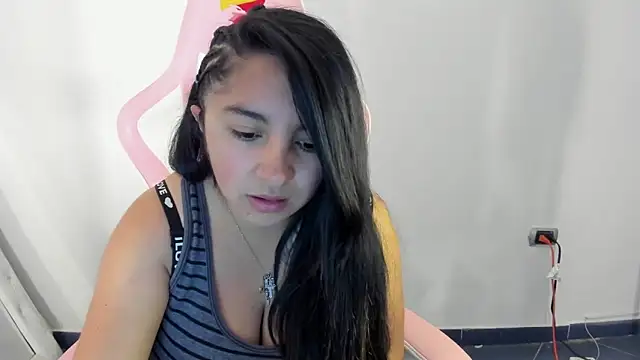 Snapshot of _Angelinaandrade_ chatting on 03/10/25, 02:16  Angelinaandrade  online show from 03/10/25, 02:16