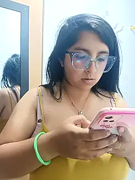 Snapshot of _Angelinaandrade_ chatting on 09/25/25, 01:09  Angelinaandrade  online show from 09/25/25, 01:09