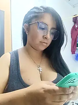  Angelinaandrade  online show from 11/26/25, 12:33