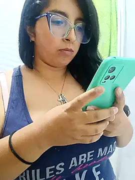  Angelinaandrade  online show from 01/16/26, 11:53