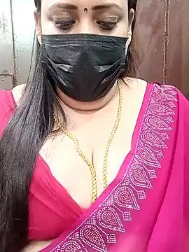 Snapshot of ashikaa_r chatting on 12/18/24, 08:31 ashikaa r online show from 12/18/24, 08:31