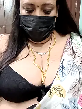 Snapshot of ashikaa_r chatting on 01/01/25, 08:04 ashikaa r online show from 01/01/25, 08:04