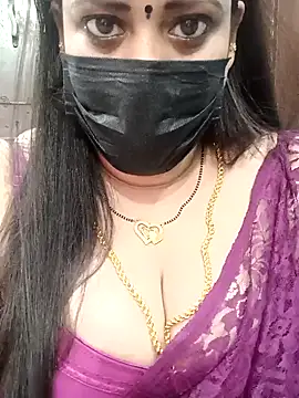 Snapshot of ashikaa_r chatting on 01/18/25, 06:56 ashikaa r online show from 01/18/25, 06:56