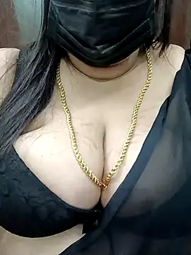 Snapshot of ashikaa_r chatting on 01/29/25, 06:18 ashikaa r online show from 01/29/25, 06:18