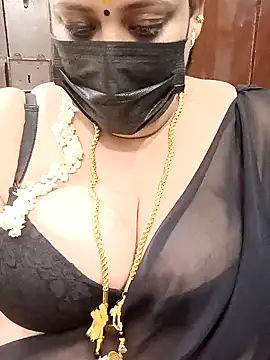 Snapshot of ashikaa_r chatting on 02/14/25, 07:54 ashikaa r online show from 02/14/25, 07:54