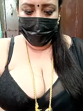 Snapshot of ashikaa_r chatting on 03/02/25, 10:14 ashikaa r online show from 03/02/25, 10:14