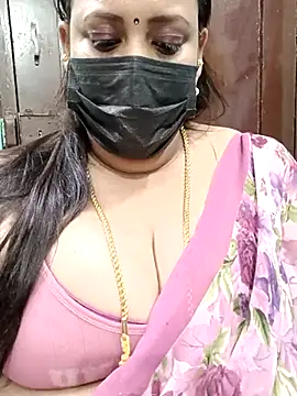 Snapshot of ashikaa_r chatting on 03/09/25, 04:11 ashikaa r online show from 03/09/25, 04:11