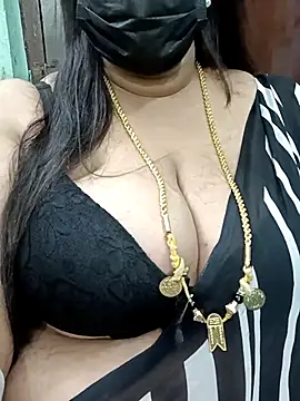 Snapshot of ashikaa_r chatting on 03/09/25, 07:15 ashikaa r online show from 03/09/25, 07:15