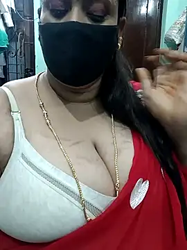 Snapshot of ashikaa_r chatting on 10/06/25, 09:01 ashikaa r online show from 10/06/25, 09:01