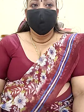 Snapshot of ashikaa_r chatting on 04/02/26, 12:58 ashikaa r online show from 04/02/26, 12:58