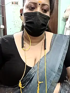 Snapshot of ashikaa_r chatting on 04/03/26, 01:09 ashikaa r online show from 04/03/26, 01:09