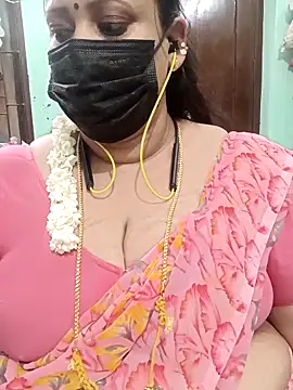 Snapshot of ashikaa_r chatting on 04/18/26, 05:50 ashikaa r online show from 04/18/26, 05:50