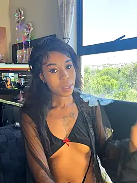 Snapshot of Dime-__ chatting on 10/23/25, 10:36 Dime-   online show from 10/23/25, 10:36