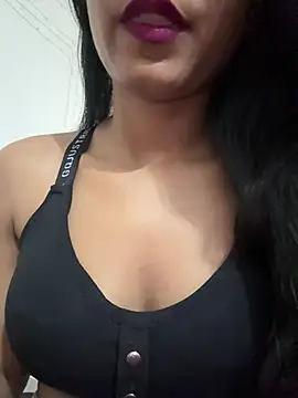 Snapshot of Hot_Goldengirl chatting on 04/21/26, 08:12 Hot Goldengirl online show from 04/21/26, 08:12