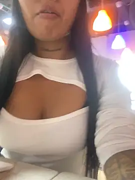 Snapshot of luisa16xxx chatting on 01/22/25, 08:49 luisa16xxx online show from 01/22/25, 08:49