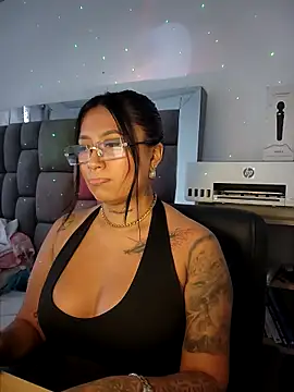 Snapshot of luisa16xxx chatting on 04/20/26, 07:48 luisa16xxx online show from 04/20/26, 07:48