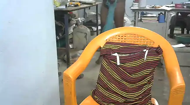 Snapshot of tamilsxman chatting on 12/25/24, 12:48 tamilsxman online show from 12/25/24, 12:48