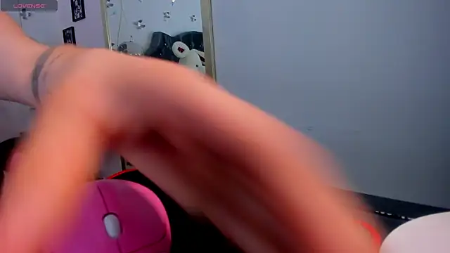 Snapshot of _Antonnela_ chatting on 02/13/25, 01:15  Antonnela  online show from 02/13/25, 01:15