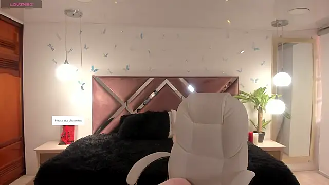 Snapshot of _Antonnela_ chatting on 09/27/25, 01:38  Antonnela  online show from 09/27/25, 01:38