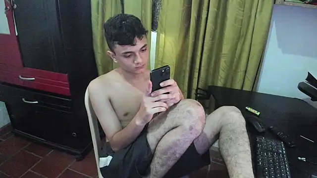 Snapshot of Waturox chatting on 03/11/26, 10:27 Waturox online show from 03/11/26, 10:27