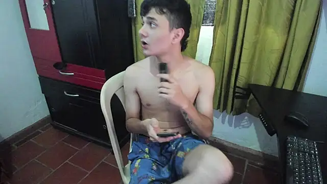 Snapshot of Waturox chatting on 03/21/26, 09:40 Waturox online show from 03/21/26, 09:40